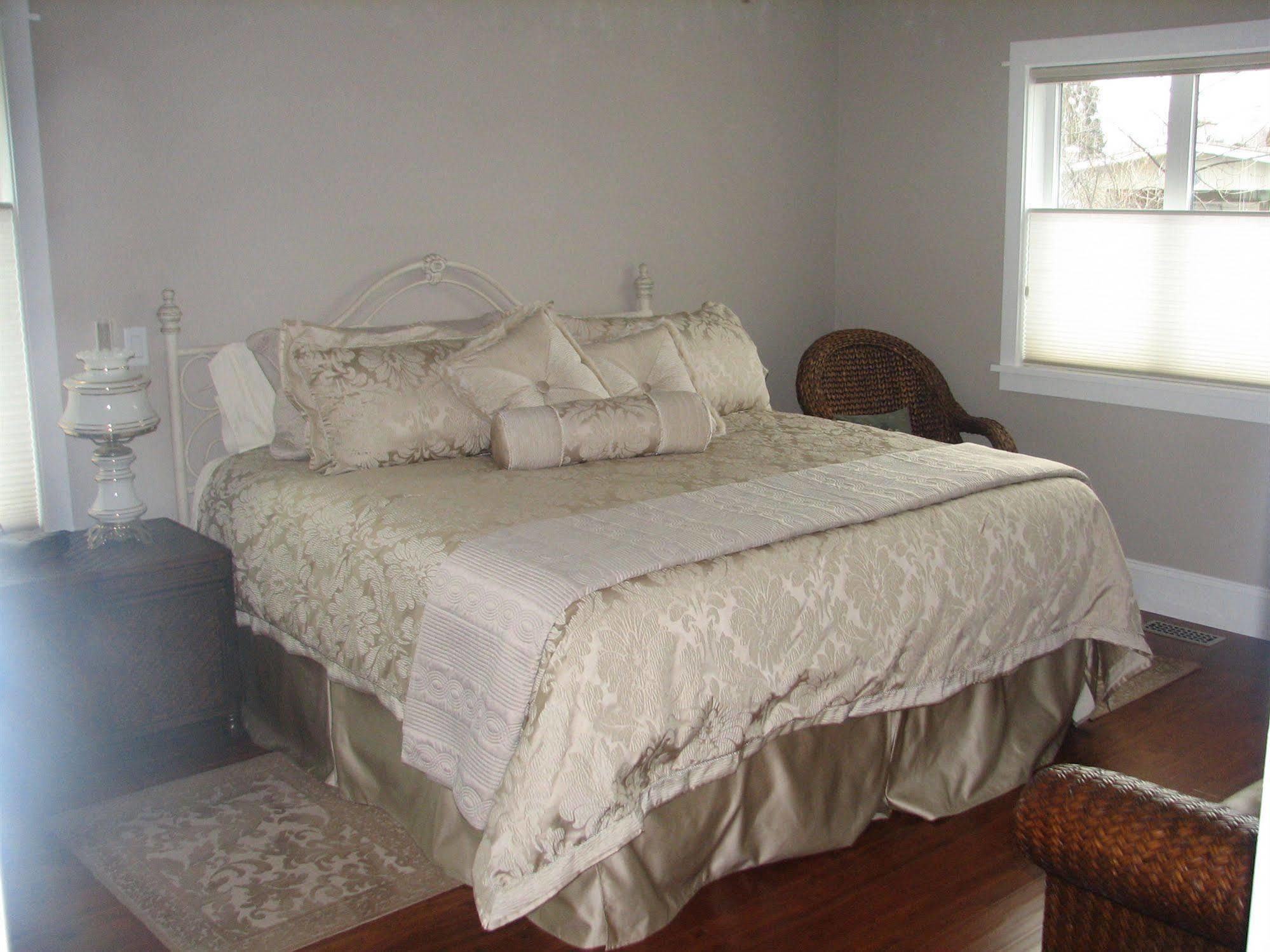 Chesterfield Inn 킬로나 외부 사진